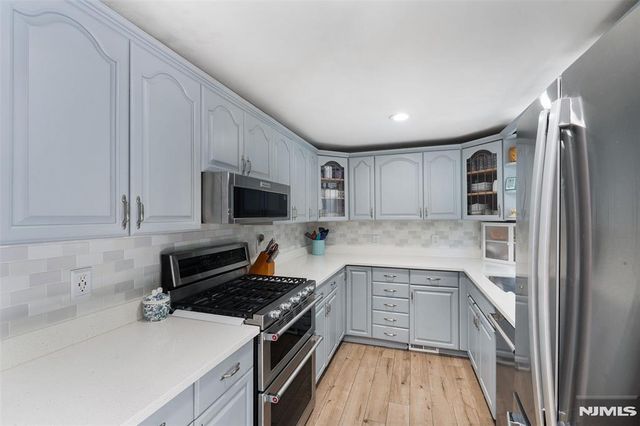19 Glenview Drive, West Orange, NJ 07052