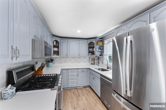19 Glenview Drive, West Orange, NJ 07052