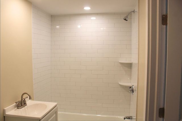 78 Endicott St 1R, Peabody, MA 01960