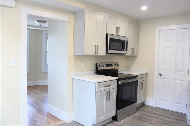 78 Endicott St 1R, Peabody, MA 01960