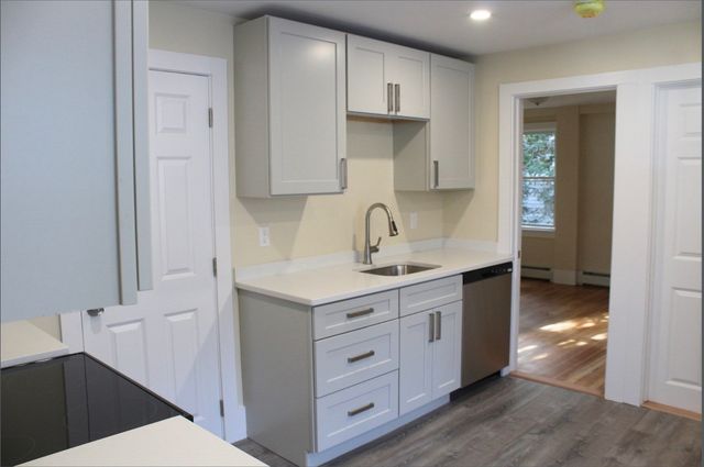 78 Endicott St 1R, Peabody, MA 01960