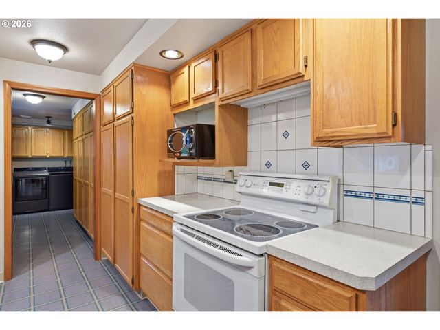1111 Ne 126TH Loop, Vancouver, WA 98685