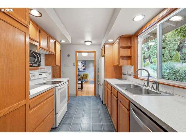 1111 Ne 126TH Loop, Vancouver, WA 98685