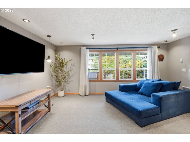 1111 Ne 126TH Loop, Vancouver, WA 98685