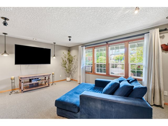 1111 Ne 126TH Loop, Vancouver, WA 98685