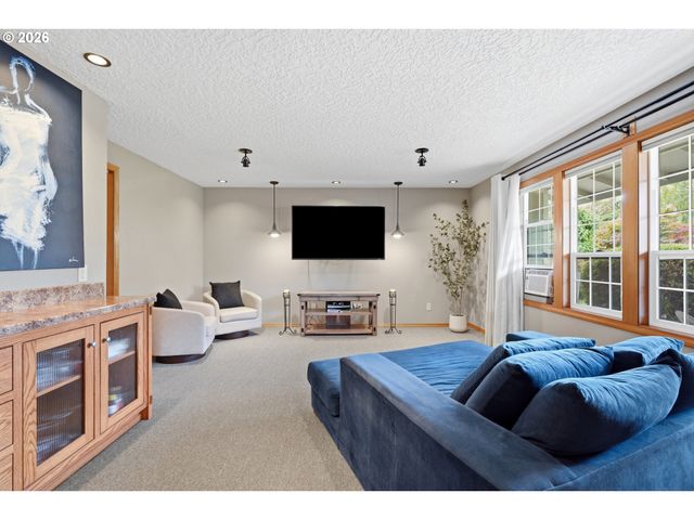 1111 Ne 126TH Loop, Vancouver, WA 98685