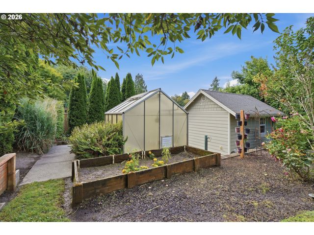 1111 Ne 126TH Loop, Vancouver, WA 98685