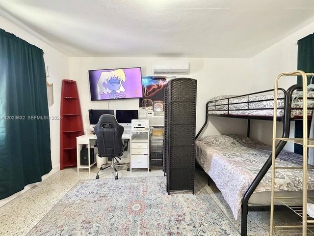 130 NW 16th Avenue, Miami, FL 33125