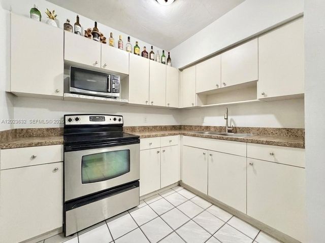130 NW 16th Avenue, Miami, FL 33125