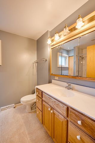 1127 Santa Rosa Avenue, Wheaton, IL 60187