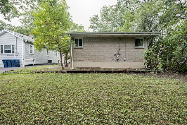 1127 Santa Rosa Avenue, Wheaton, IL 60187
