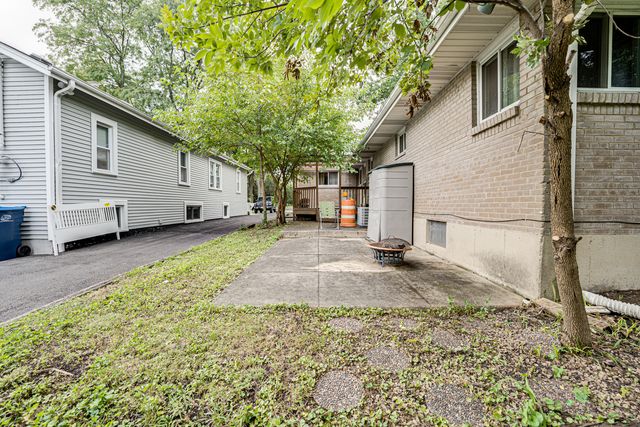 1127 Santa Rosa Avenue, Wheaton, IL 60187