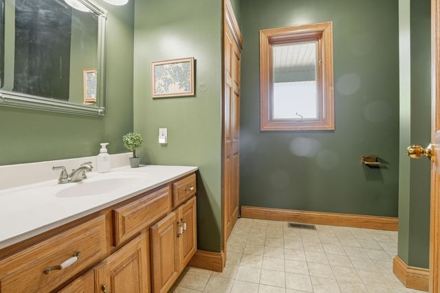 3154 Thornhill Drive, Valparaiso, IN 46385