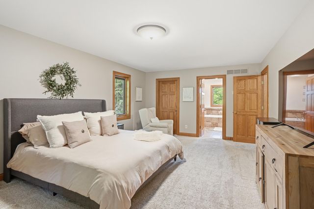 3154 Thornhill Drive, Valparaiso, IN 46385