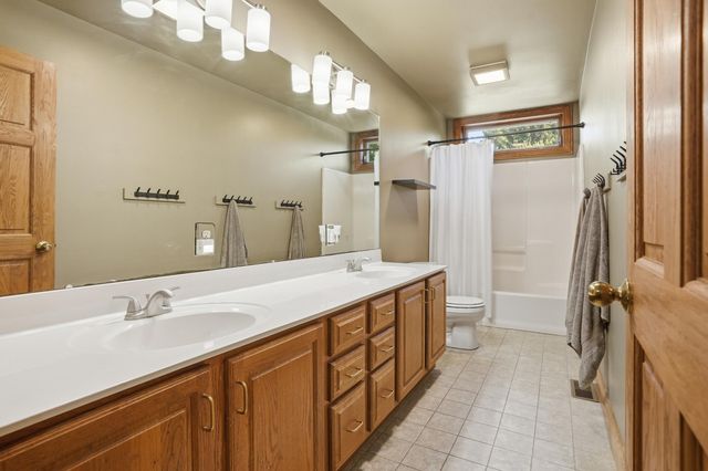 3154 Thornhill Drive, Valparaiso, IN 46385