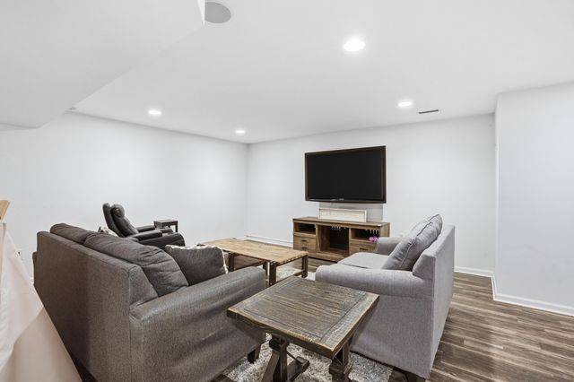3154 Thornhill Drive, Valparaiso, IN 46385