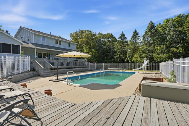 3154 Thornhill Drive, Valparaiso, IN 46385