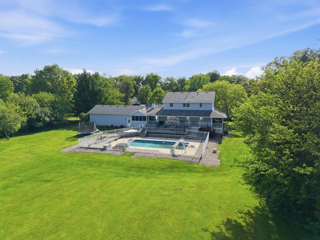3154 Thornhill Drive, Valparaiso, IN 46385