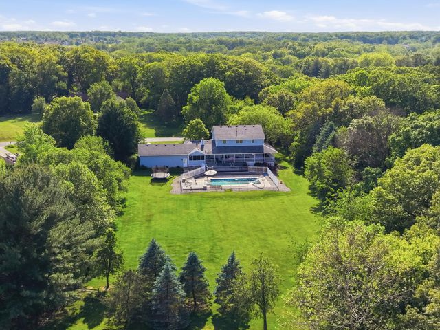 3154 Thornhill Drive, Valparaiso, IN 46385