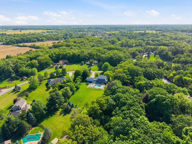 3154 Thornhill Drive, Valparaiso, IN 46385