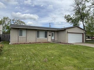 11853 Plumbrook Road, Sterling Heights, MI 48312