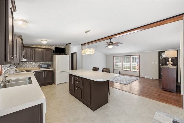 900 Birch Dr, Cranberry Twp, PA 16066