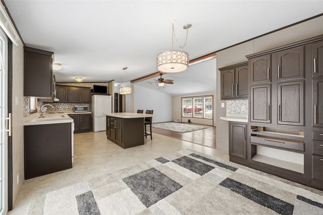 900 Birch Dr, Cranberry Twp, PA 16066