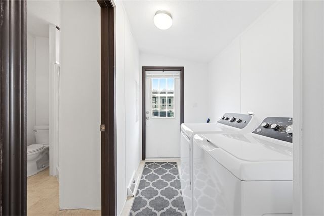 900 Birch Dr, Cranberry Twp, PA 16066