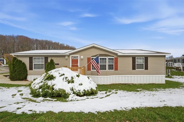 900 Birch Dr, Cranberry Twp, PA 16066