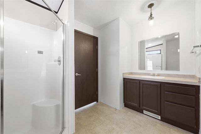 900 Birch Dr, Cranberry Twp, PA 16066