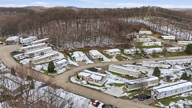 900 Birch Dr, Cranberry Twp, PA 16066