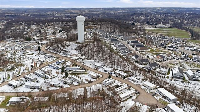 900 Birch Dr, Cranberry Twp, PA 16066