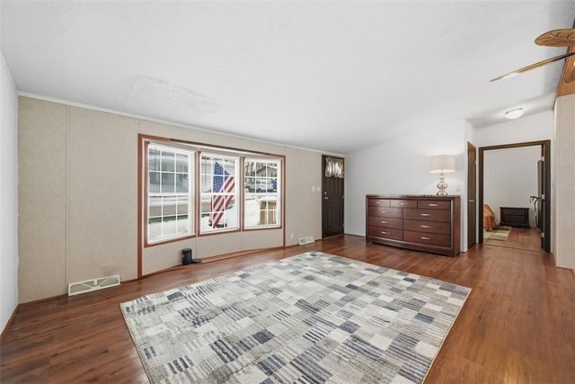 900 Birch Dr, Cranberry Twp, PA 16066