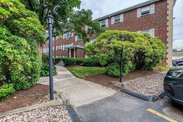 5 Cass St 2, Boston, MA 02132