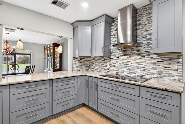 1612 BENTWOOD DRIVE, Sun City Center, FL 33573