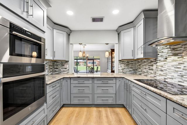 1612 BENTWOOD DRIVE, Sun City Center, FL 33573