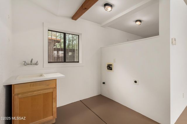 549 S Santa Rita Avenue, Tucson, AZ 85719