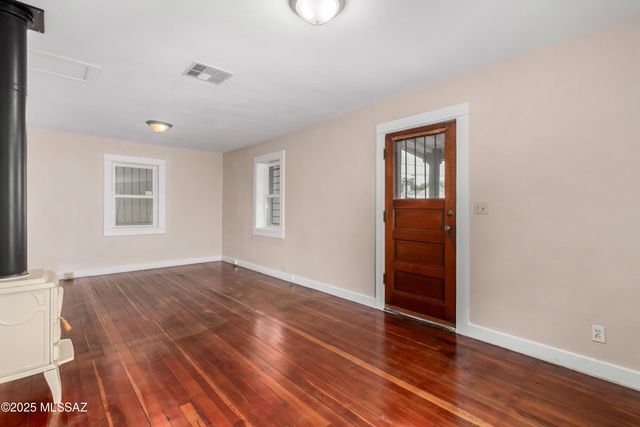 549 S Santa Rita Avenue, Tucson, AZ 85719