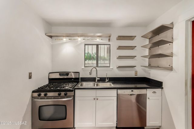 549 S Santa Rita Avenue, Tucson, AZ 85719