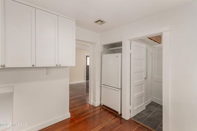 549 S Santa Rita Avenue, Tucson, AZ 85719