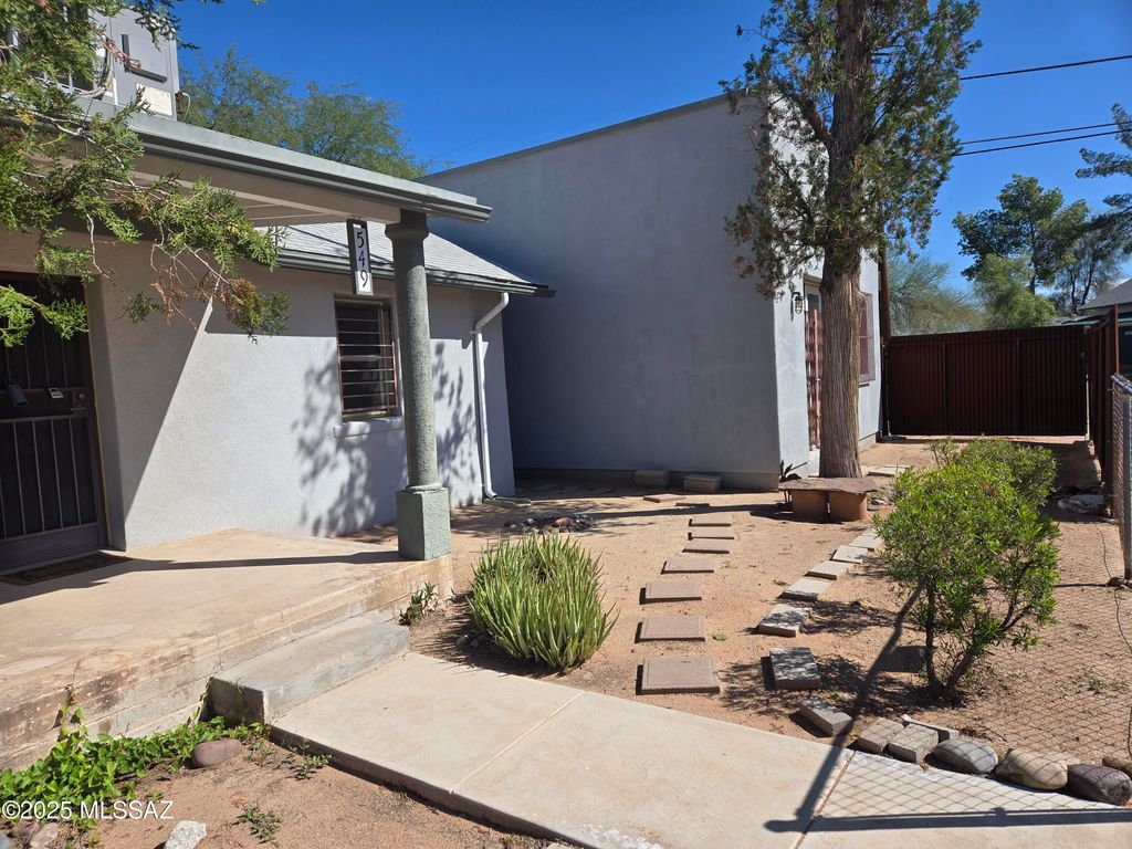 549 S Santa Rita Avenue, Tucson, AZ 85719