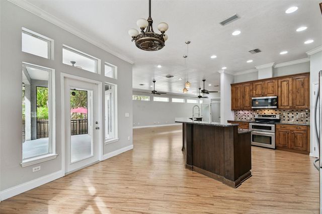 6105 S ELKINS AVENUE, Tampa, FL 33611