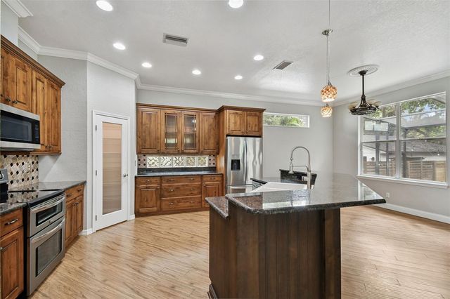 6105 S ELKINS AVENUE, Tampa, FL 33611