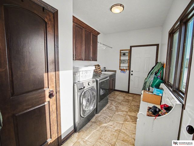 3801 Oakview Boulevard, Raymond, NE 68428