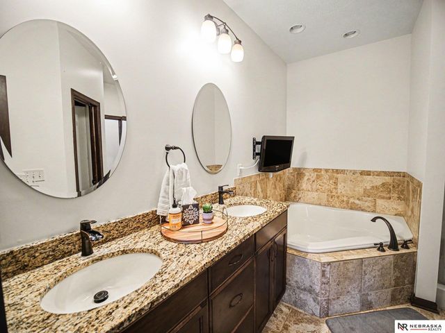 3801 Oakview Boulevard, Raymond, NE 68428