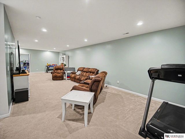 3801 Oakview Boulevard, Raymond, NE 68428