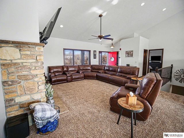 3801 Oakview Boulevard, Raymond, NE 68428