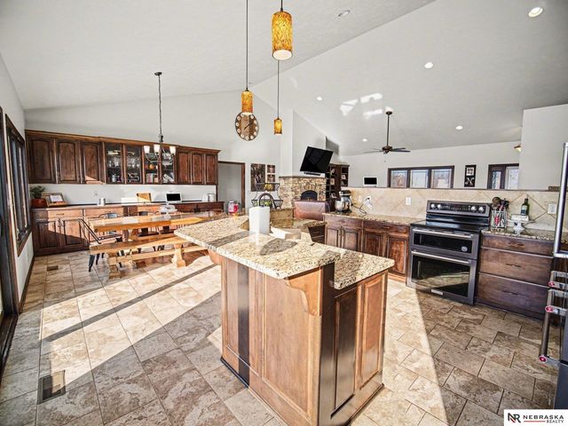 3801 Oakview Boulevard, Raymond, NE 68428