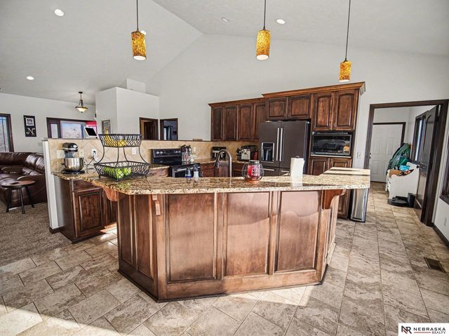 3801 Oakview Boulevard, Raymond, NE 68428