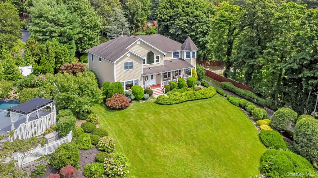 230 Woodbine Avenue, Northport, NY 11768 — photo 4